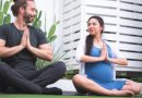 No final da gestação, yoga para casais é opção para colaborar na preparação do parto